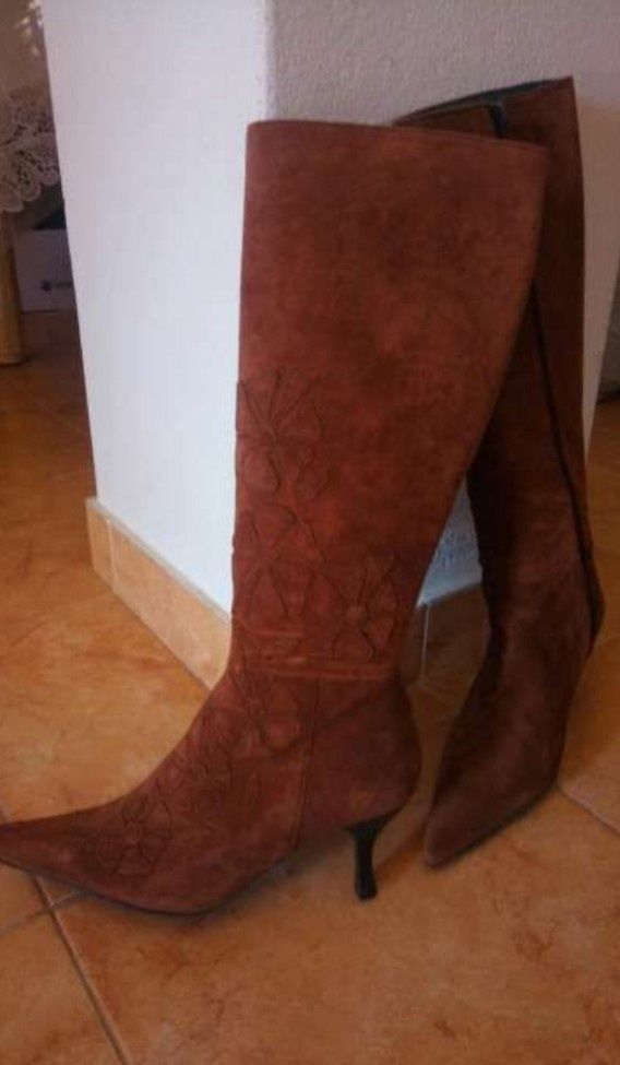 Botas camurça pretas ou camel