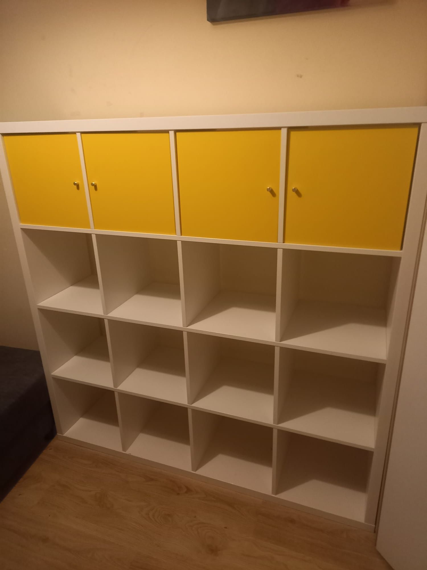 Regał typu Kallax (IKEA)