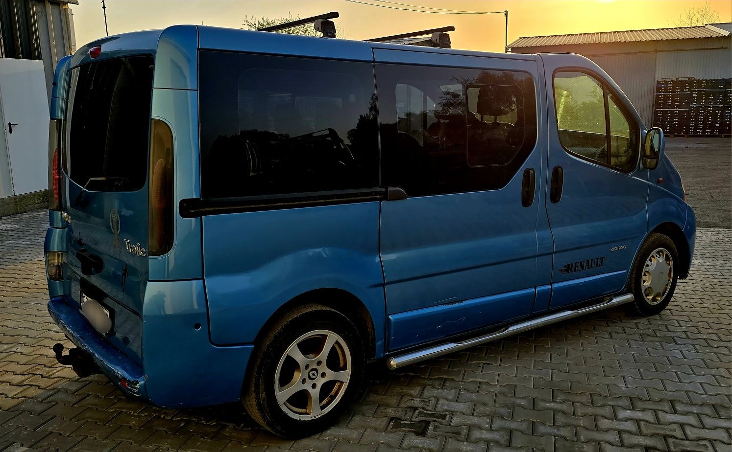 Renault Trafic 1.9 dci 9 osobowy