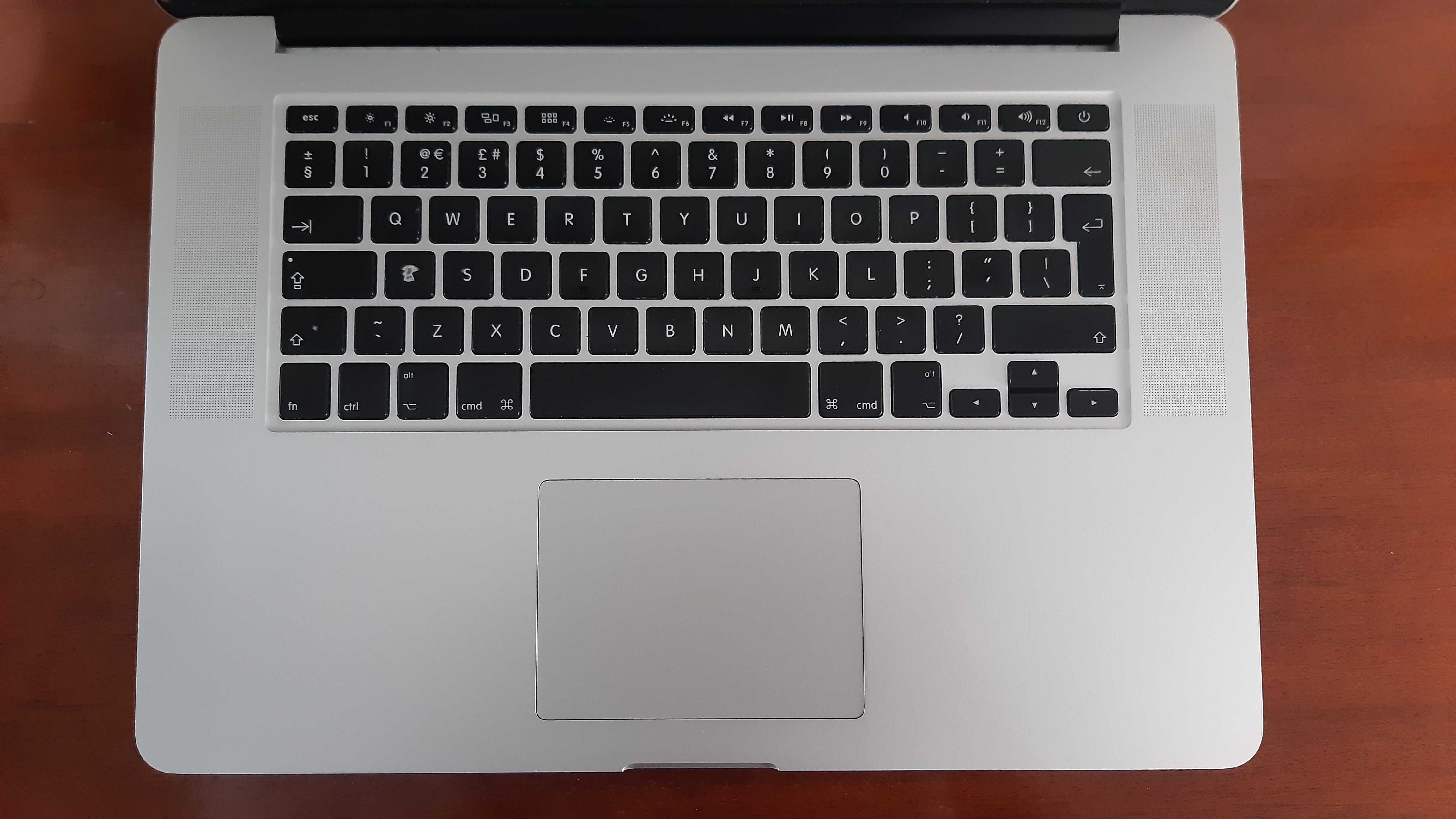 Apple MacBook Pro 15,4" Retina · Late 2013 [i7/8Gb/256Gb]