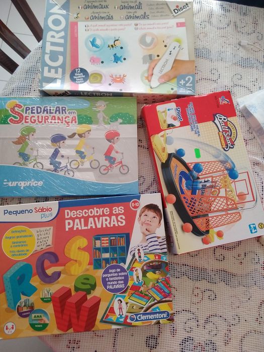 Lote 14 jogos infantis venda em conjunto 15€