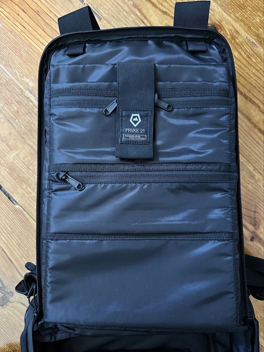 Mochila Wandrd PRVKE com acessórios