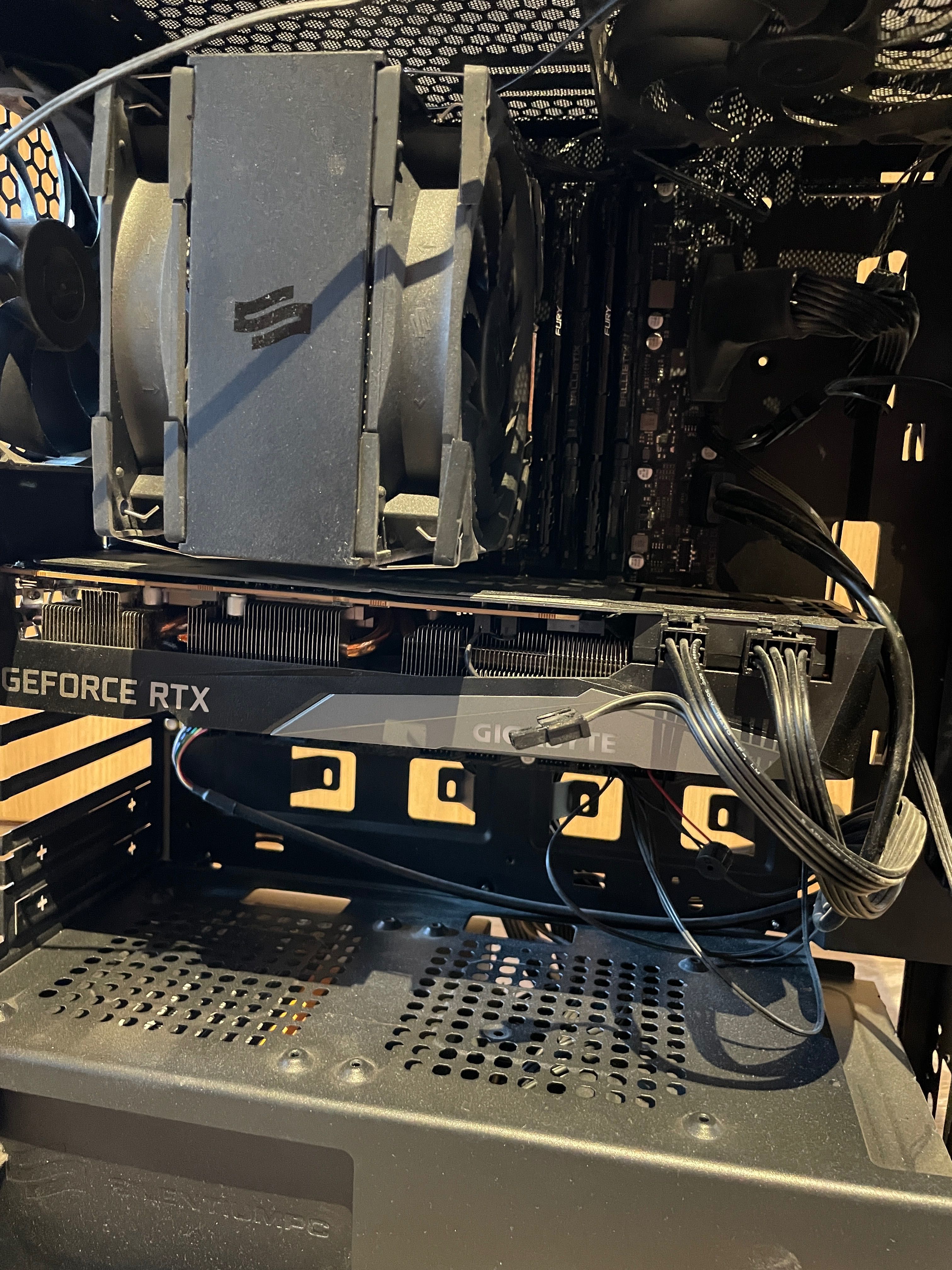 Komputer stacjonarny i7-11700K 2 monitory, myszka i klawiatura