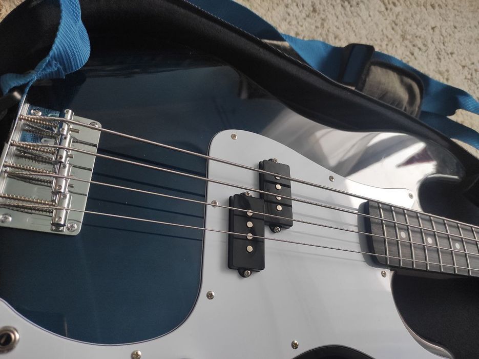 Чохол для бас гітари та ремінь для гітари синій