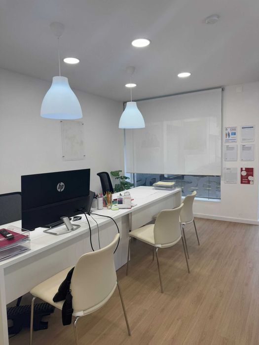 Trespasse Loja/Escritório em Linda-a-Velha (Oeiras)