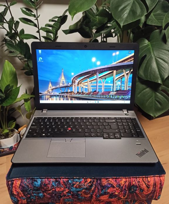 B.ładny Lenovo ThinkPad E570 i5/16GB RAM/dyski 750GB/15,6 FHD/win 11