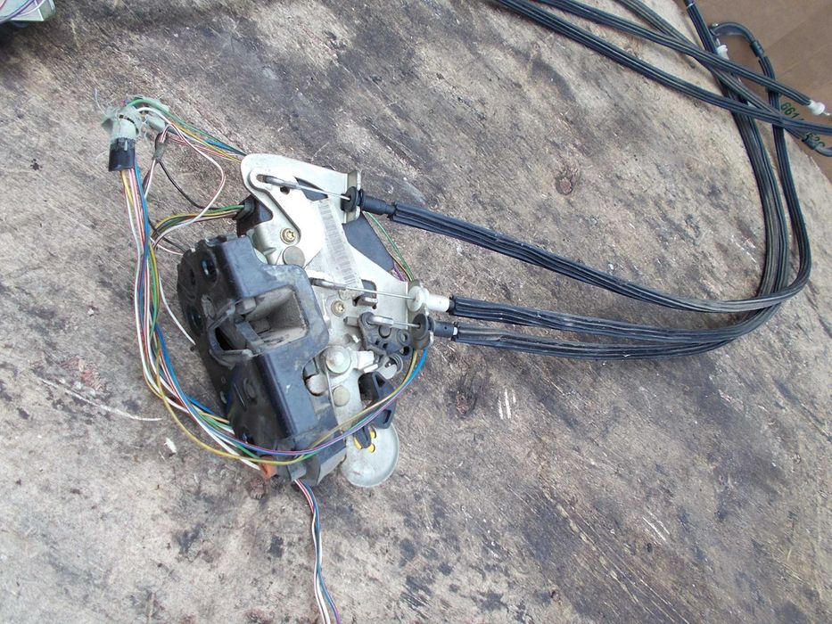 mercedes VANEO 1.7 cdi 01r centralny zamek drzwi tył przód