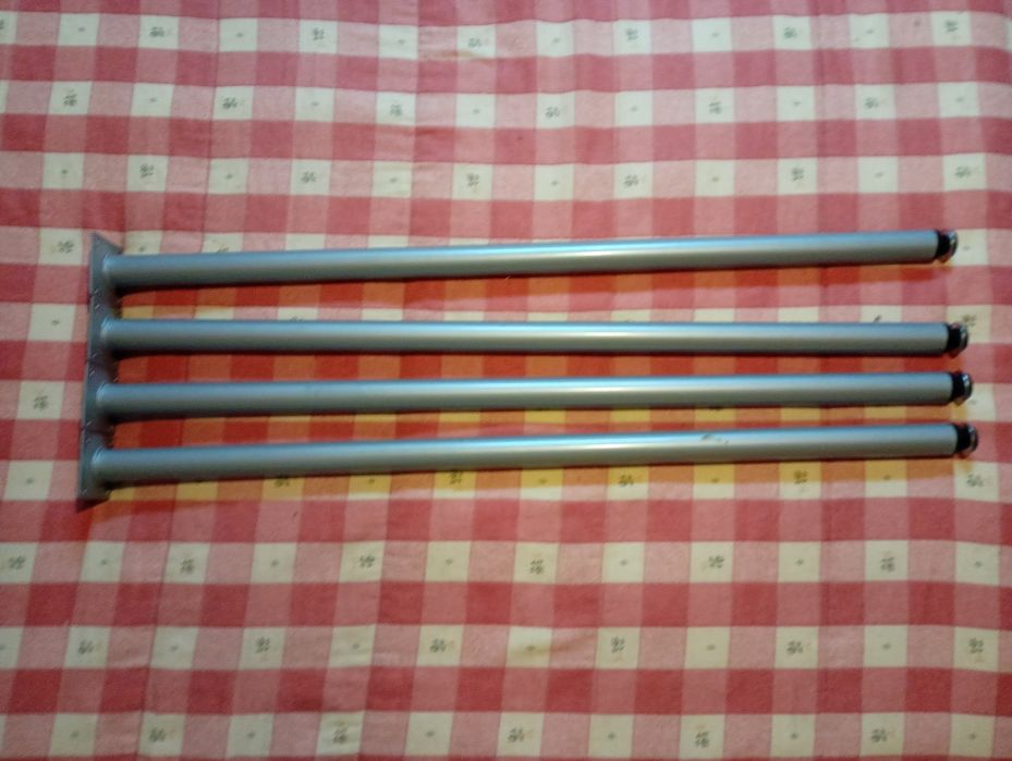 Pés de móvel/secretária