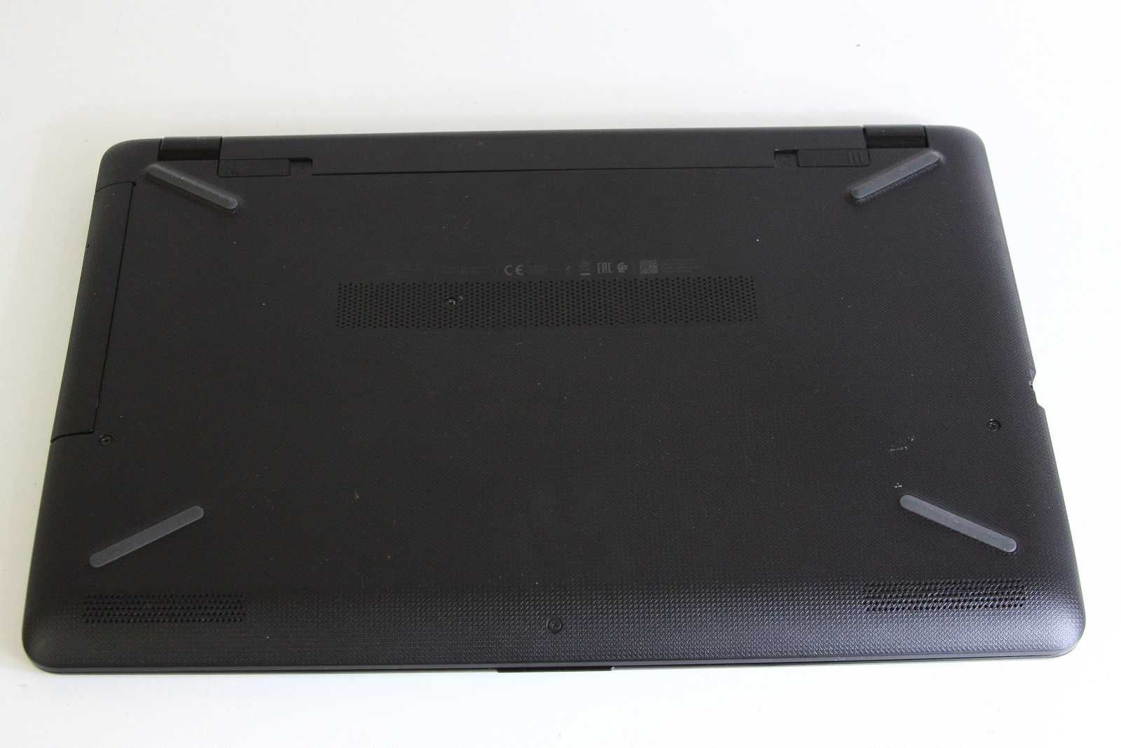 Laptop biznesowy HP 15,6, 8GB RAM , 128GB SSD, WIN 11 HOME, futerał