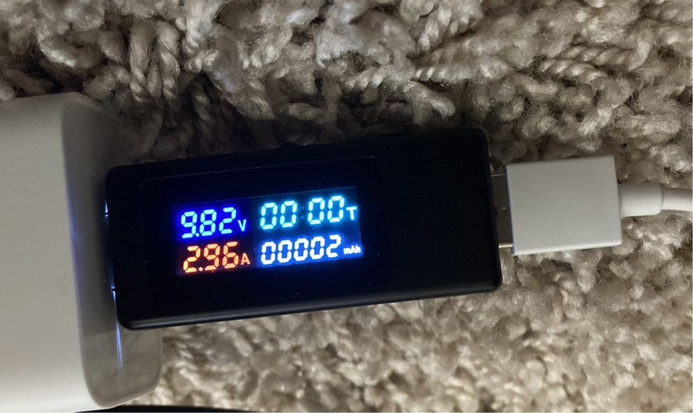 USB-тестер до 30 вольт, з кольоровим екраном