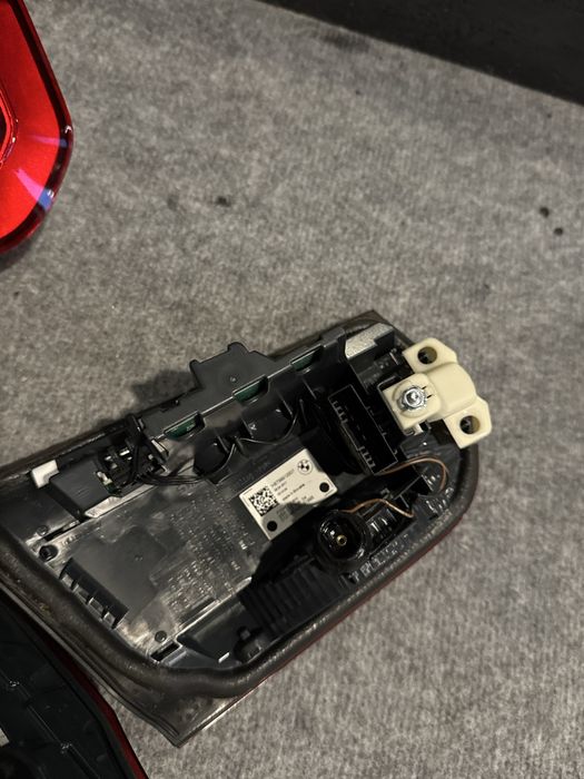 Lampy BMW F30 LCI tył