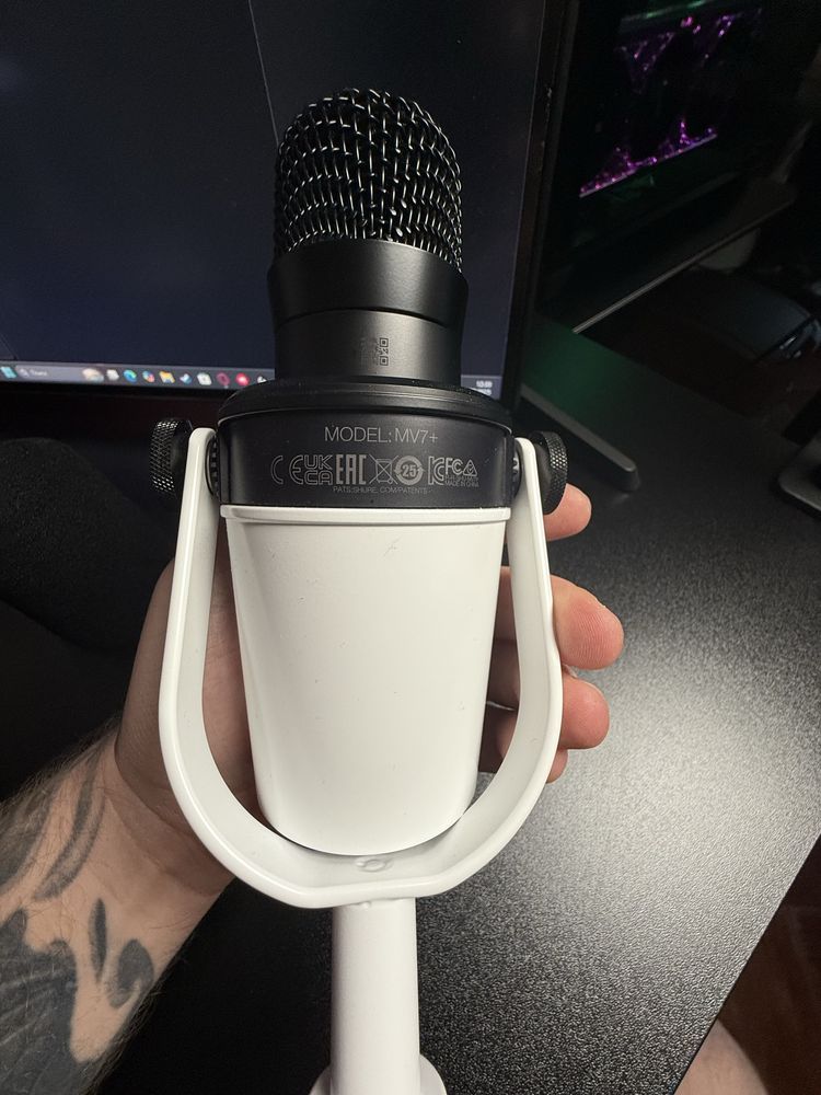 Shure MV 7 Plus XLR/USB