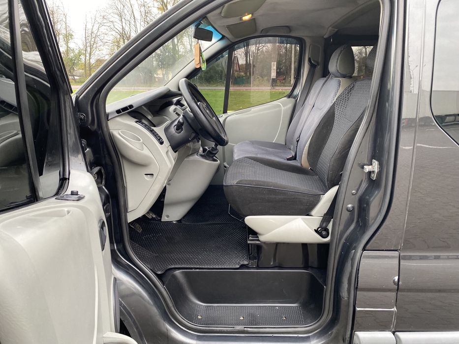 Продам Opel Vivaro 1,9 maxi база