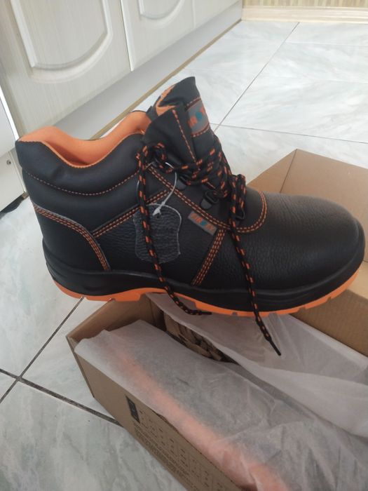 Резиновые сапоги 42 размер, ботинки 43