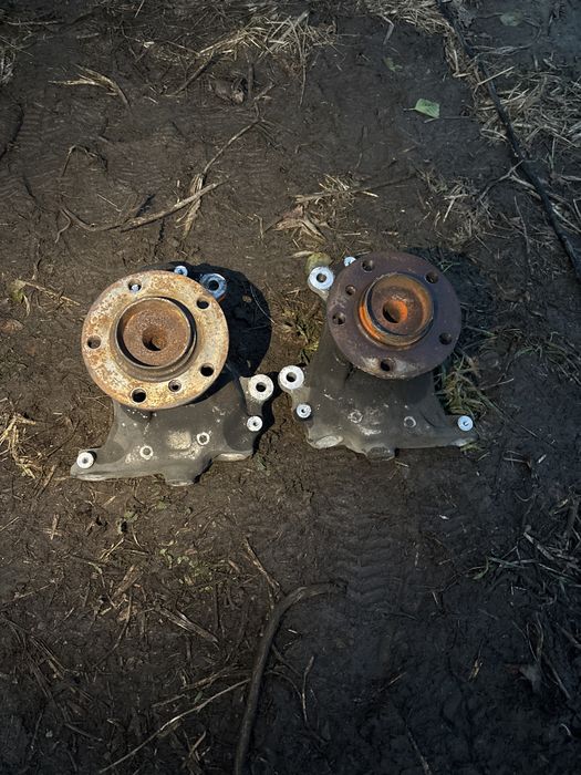 Zwrotnica piasta przód BMW E65