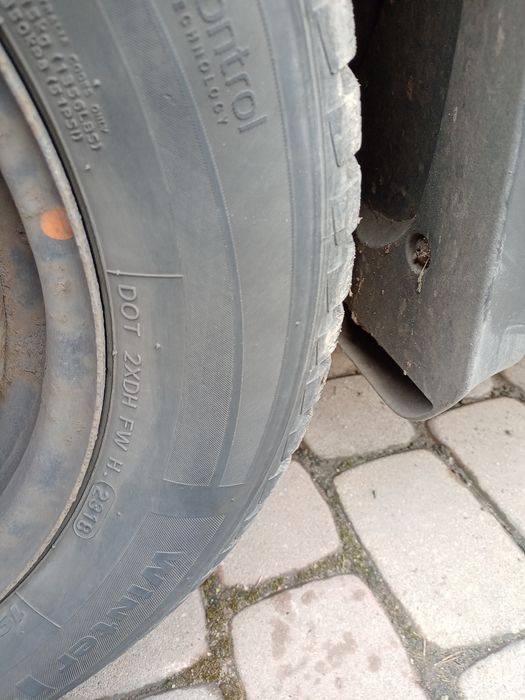 A 4 opony Hankook Winter Icept RS2 195/65 R 15  Felgi stalowe  Hyundai