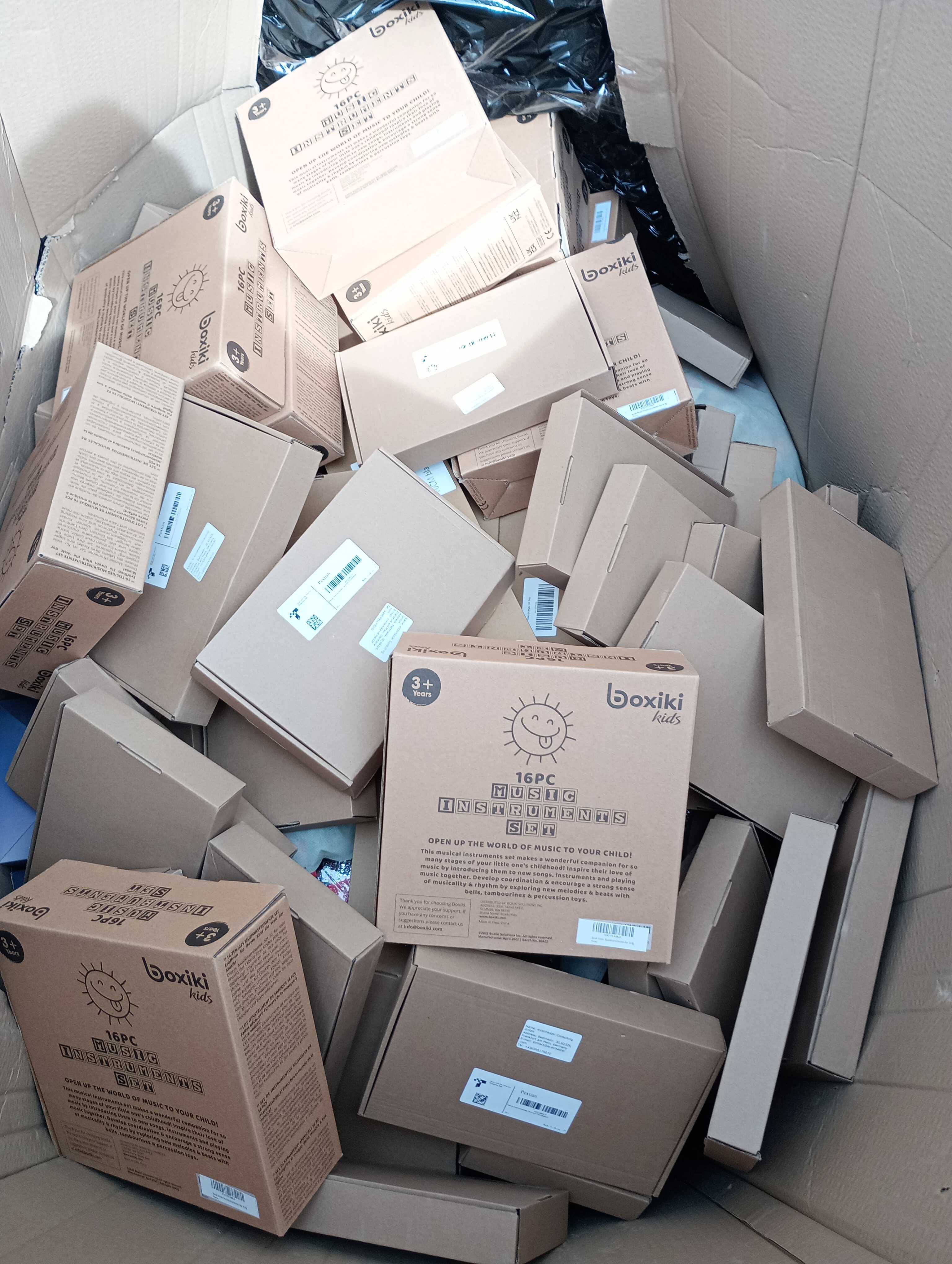 Palety, zwroty konsumenckie, nadwyżki magazynowe, magazyn, amazon, mix