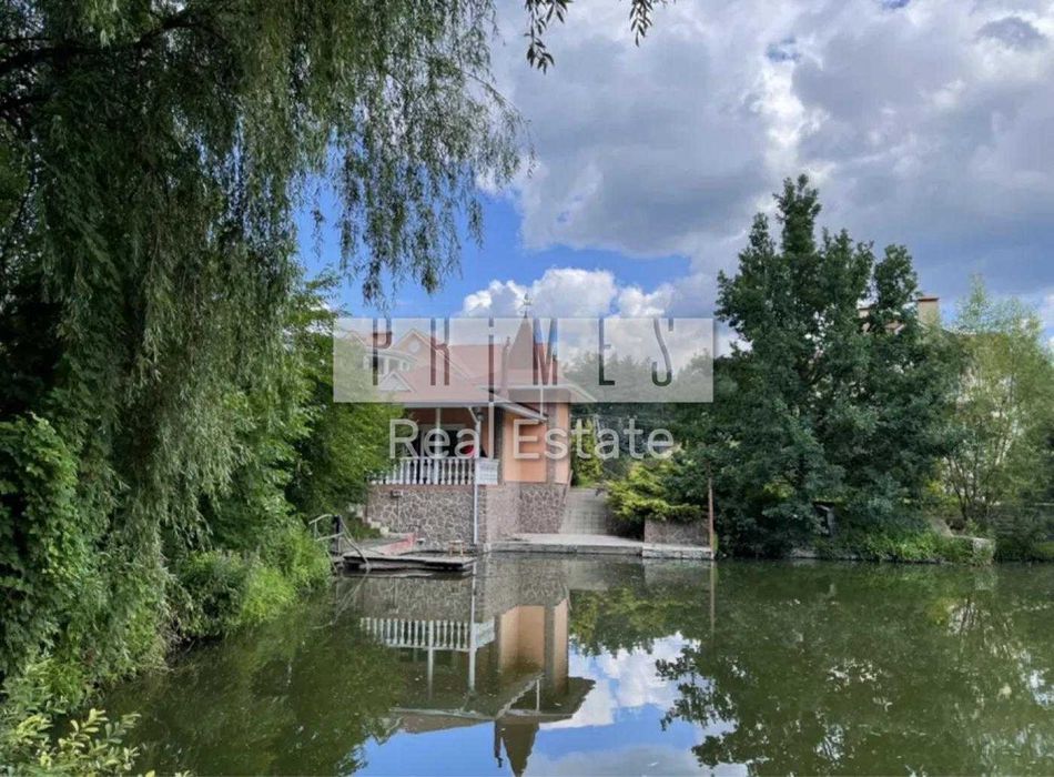 Оренда ексклюзивного будинку Стоянка корт басейн озеро на ділянці