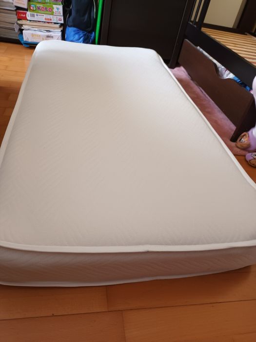 Łóżeczko wraz z materacem 60x120