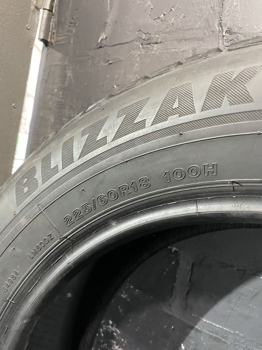 2шт 225/60 R18 Bridgestone Blizzak LM-80 evo