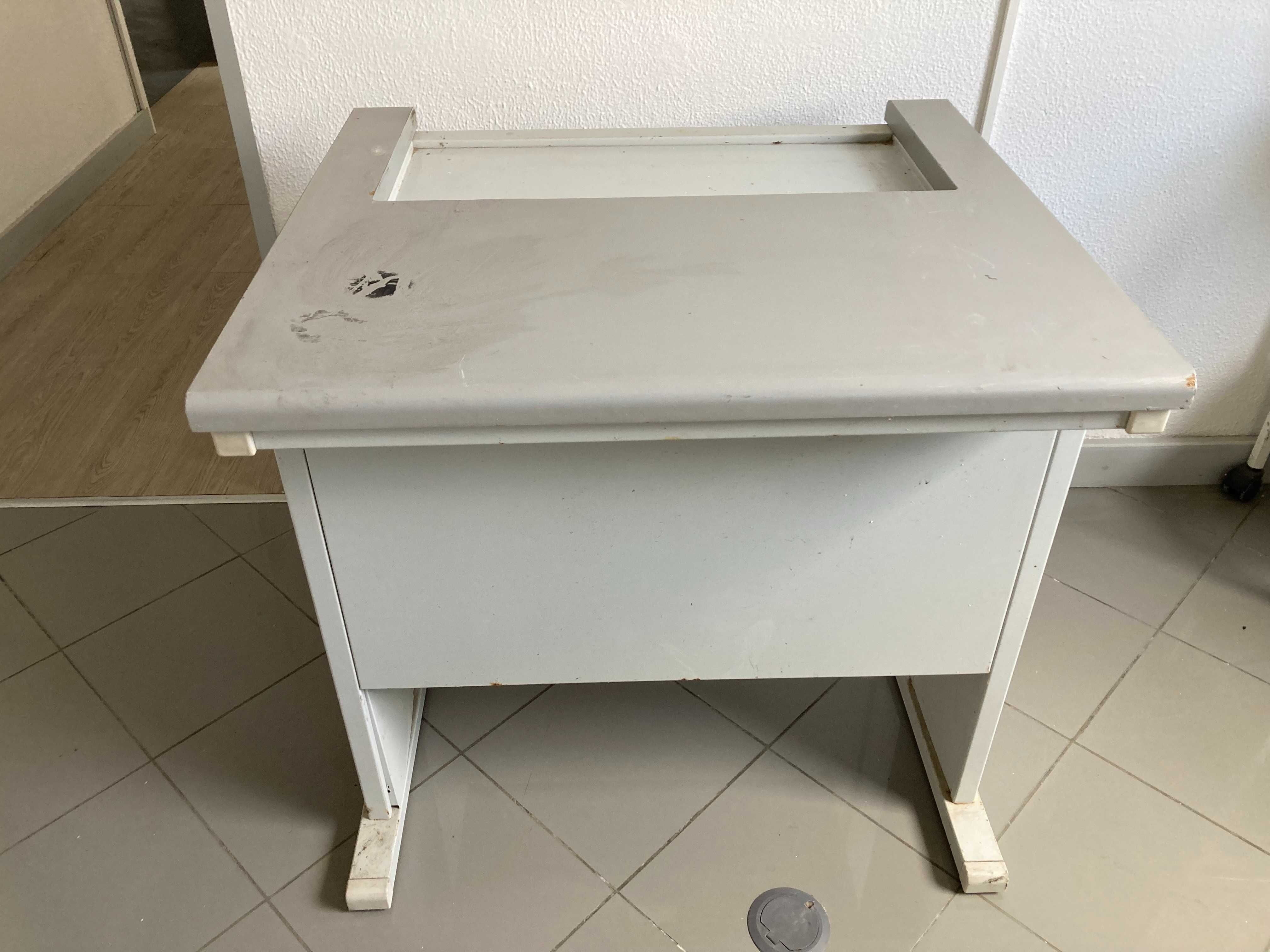 conjunto de equipamento de consultório médico