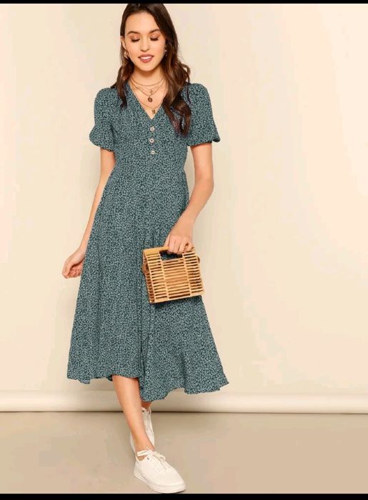 Vários vestidos de verão