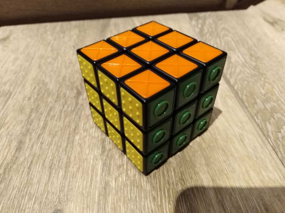 Kostka Rubika 6 na 6cm z opcją dla niewidomych