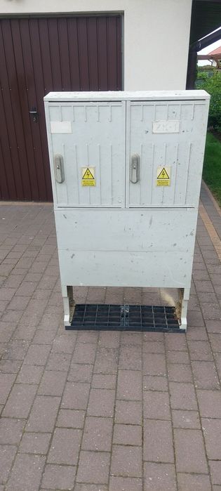 Złącze elektryczne, prowizorka budowlana