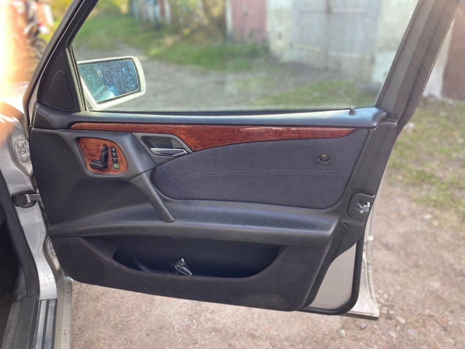 Мерседес е 300 d, мотор 3.0 дизель,коробка автомат