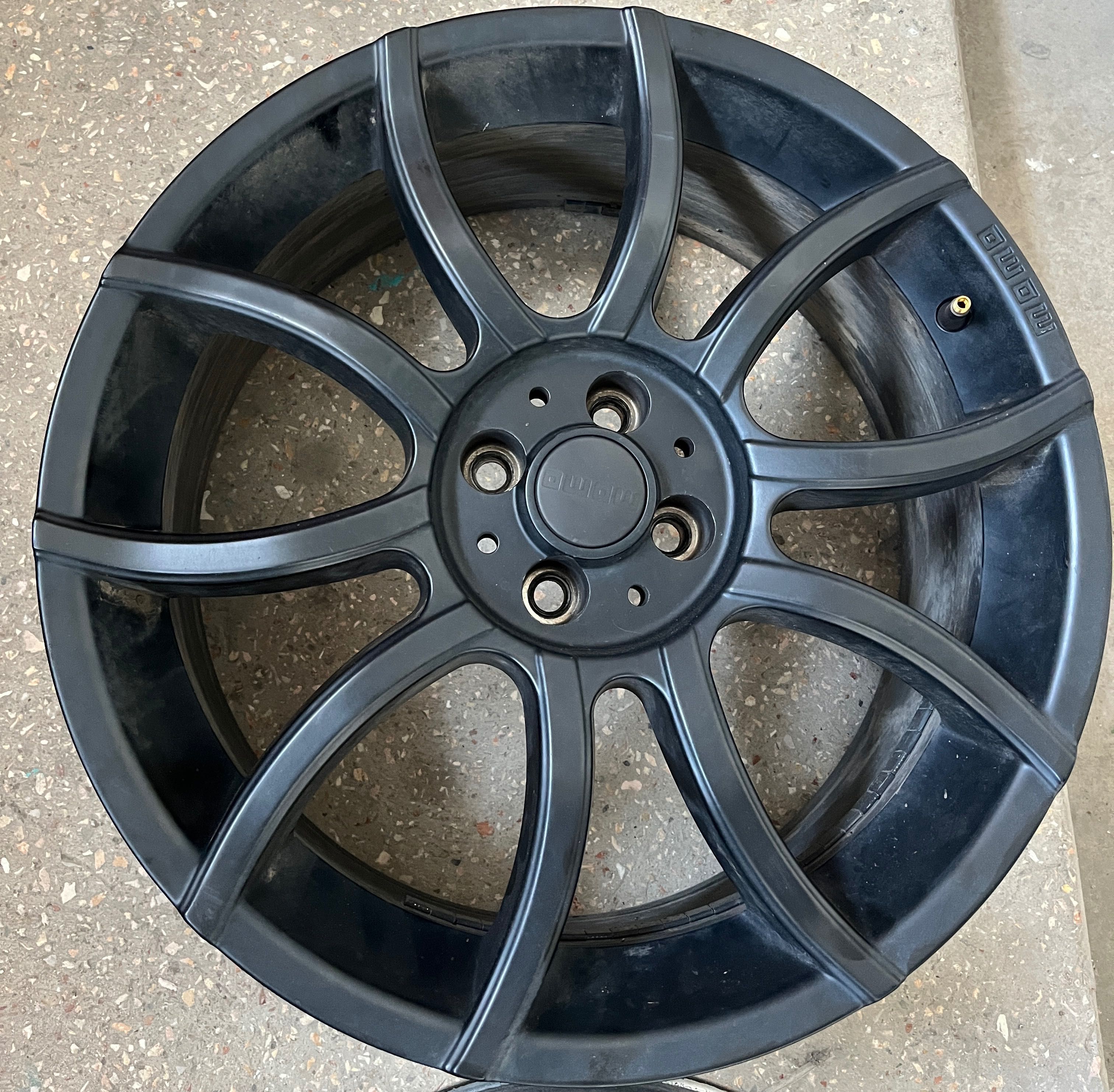 Литі диски MOMO Revenge R18 5x110