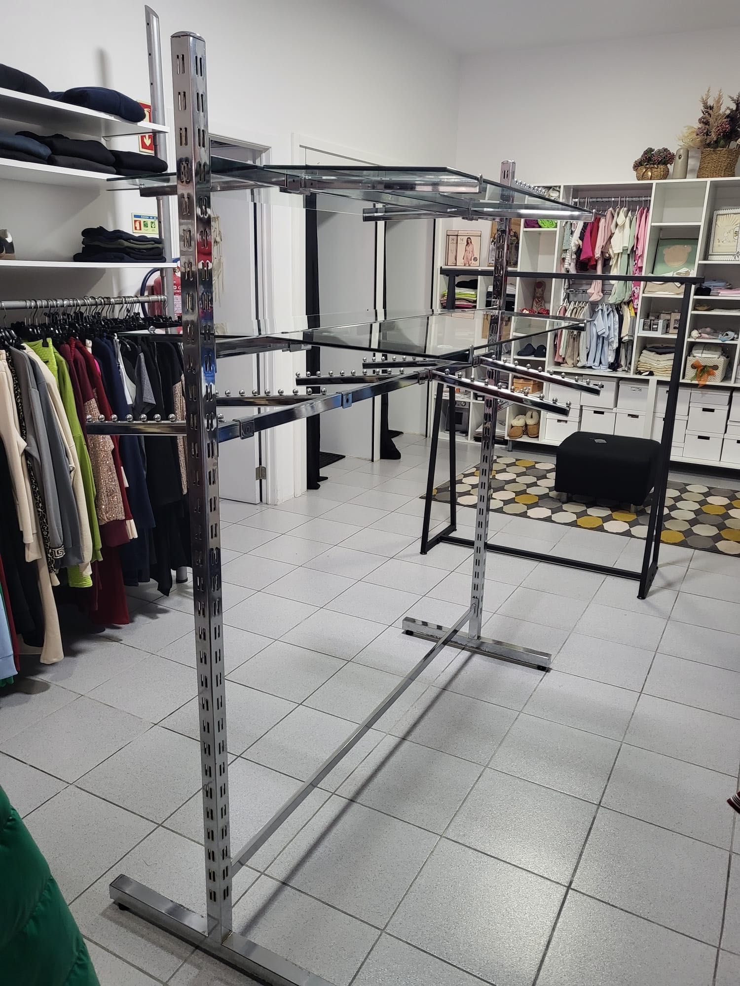 Estante para estabelecimento