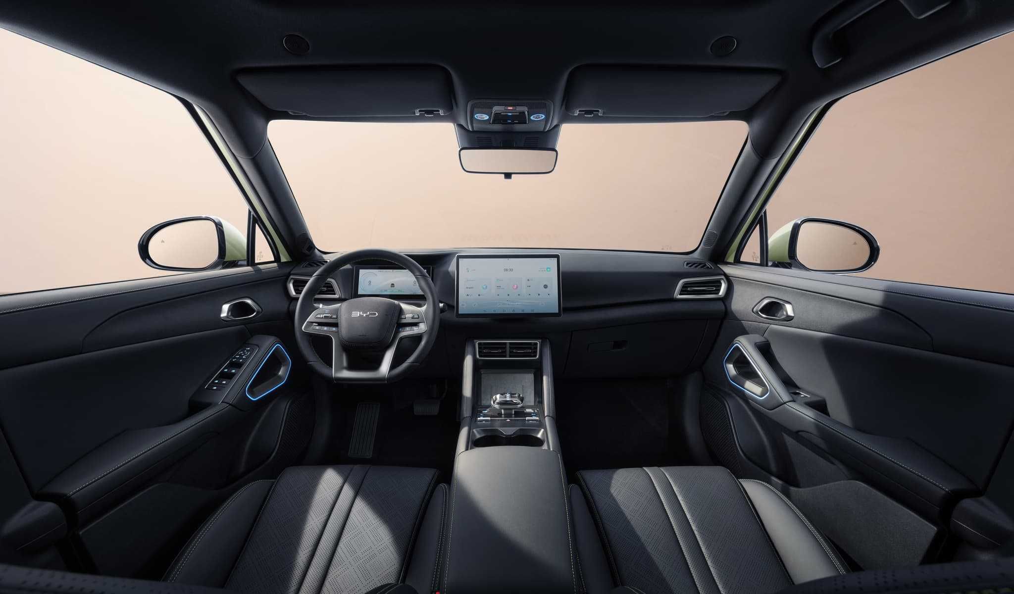 Електромобіль BYD Yuan Up .  AUTOCHINA  Кривий Ріг .