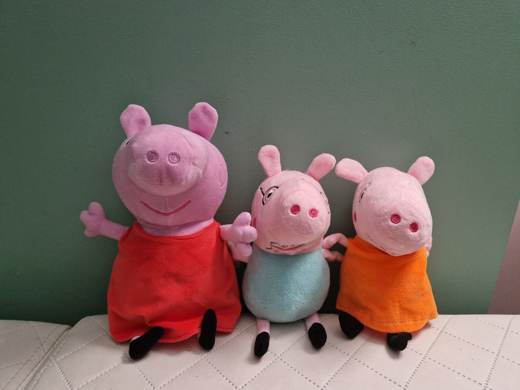 Trzy maskotki Swinka peppa pig mówi, śmieje się 25cm