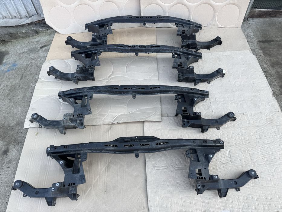 Передня панель ( телевізор) на Mercedes-Benz VITO W639.