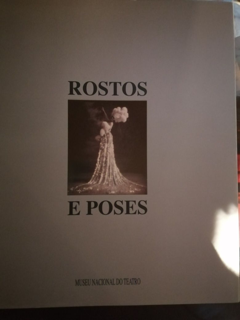 Rostos e Poses no teatro Português