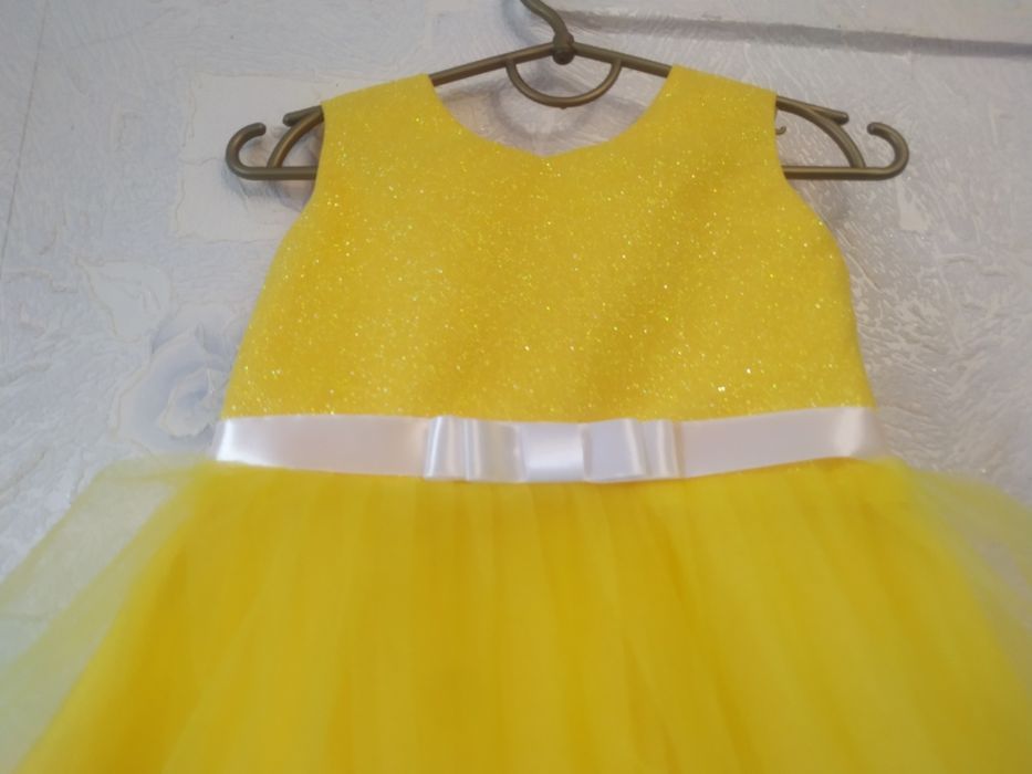 Платье желтое на девочку 4-6 лет. Сукня Сонечко
