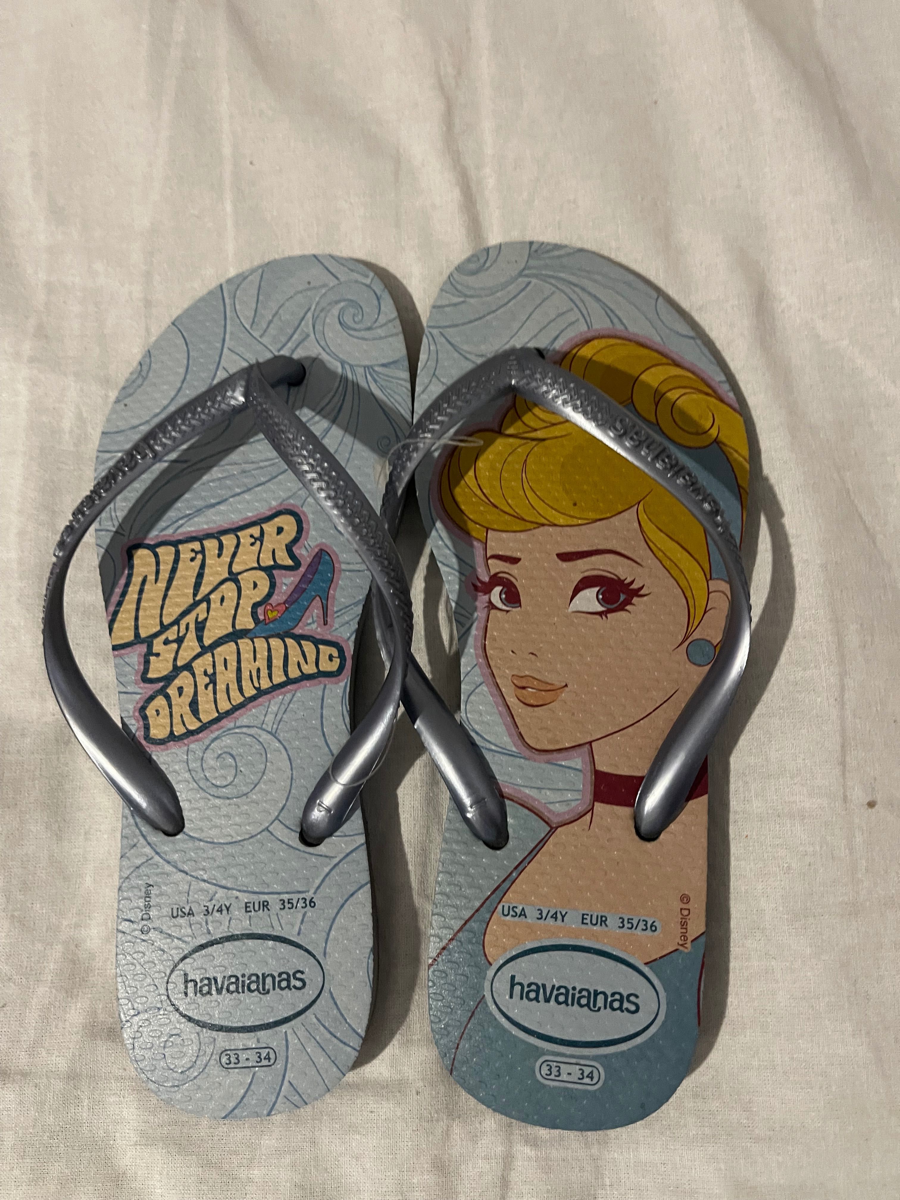 Chinelas havaianas disponível