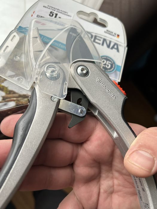 Секатор GARDENA (08798) SmartCut з храповим механізмом