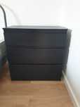 Comoda e camiseiro Ikea Malm de cor escura