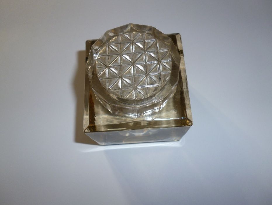 Tinteiro de vidro com tampa em acrilico antigo