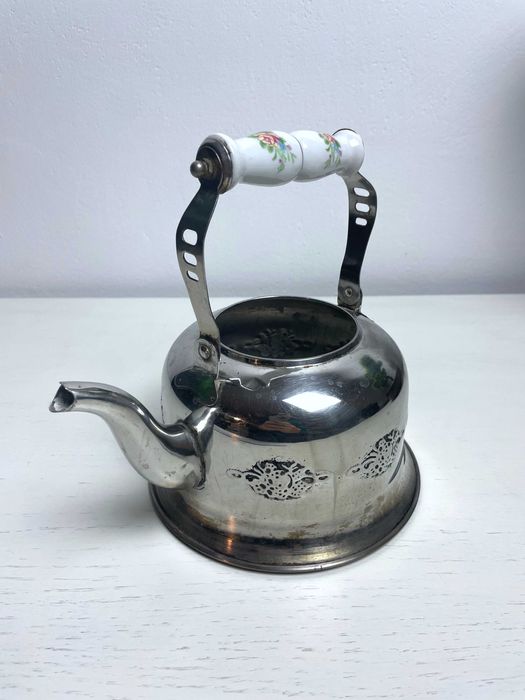 Stylowy czajnik BEZ DEKIELKA (używany do odnowienia), śr 17 cm
