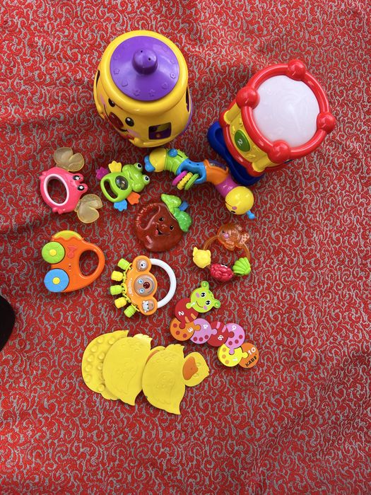 Дитячі розвиваючі іграшки