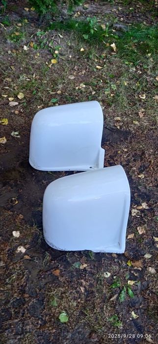 Umywalka z kranem, nogi pod umywalkę