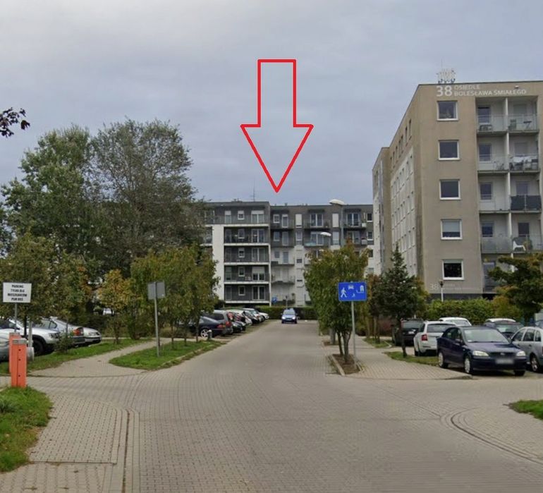 Dwa miejsca w podziemnej hali garażowej Bolesława Śmiałego