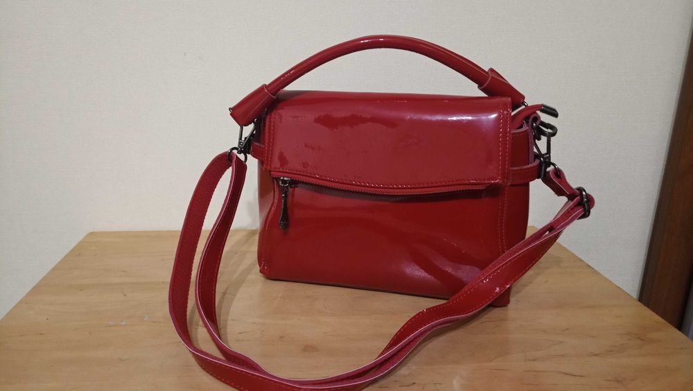 сумка женская лаковая