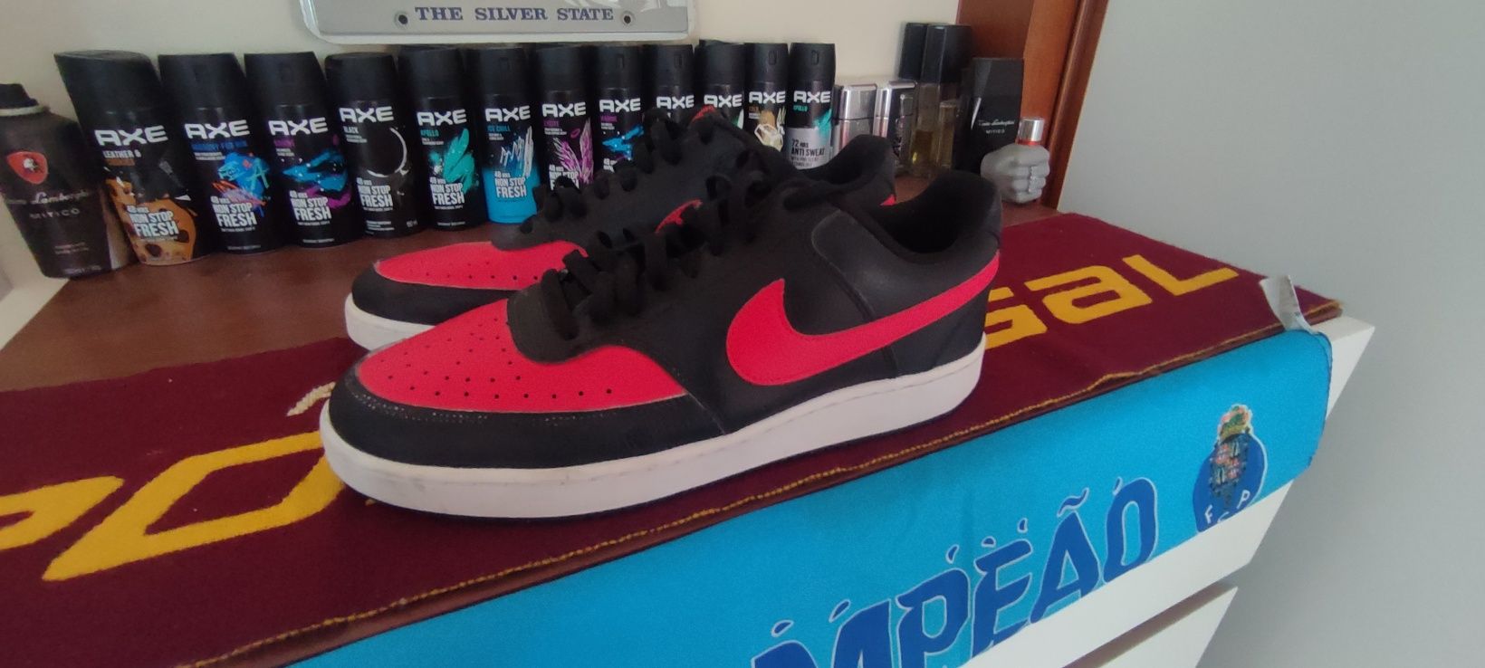 Nike Court Vision Low vermelha e preta NÚMERO 46