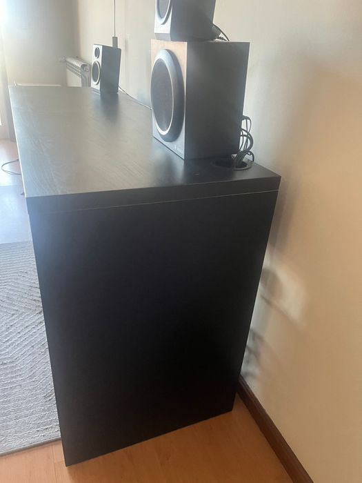 Mesa secretária ikea bom estado