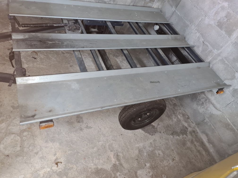 Vendo atrelado de mota