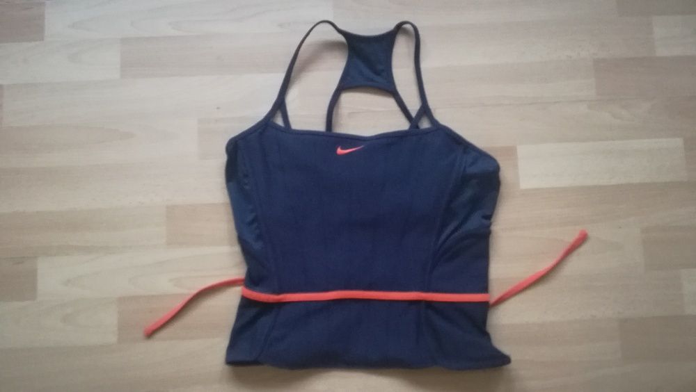 Top na fitness i siłownię NIKE FIT-DRY r.L stan bardzo dobry