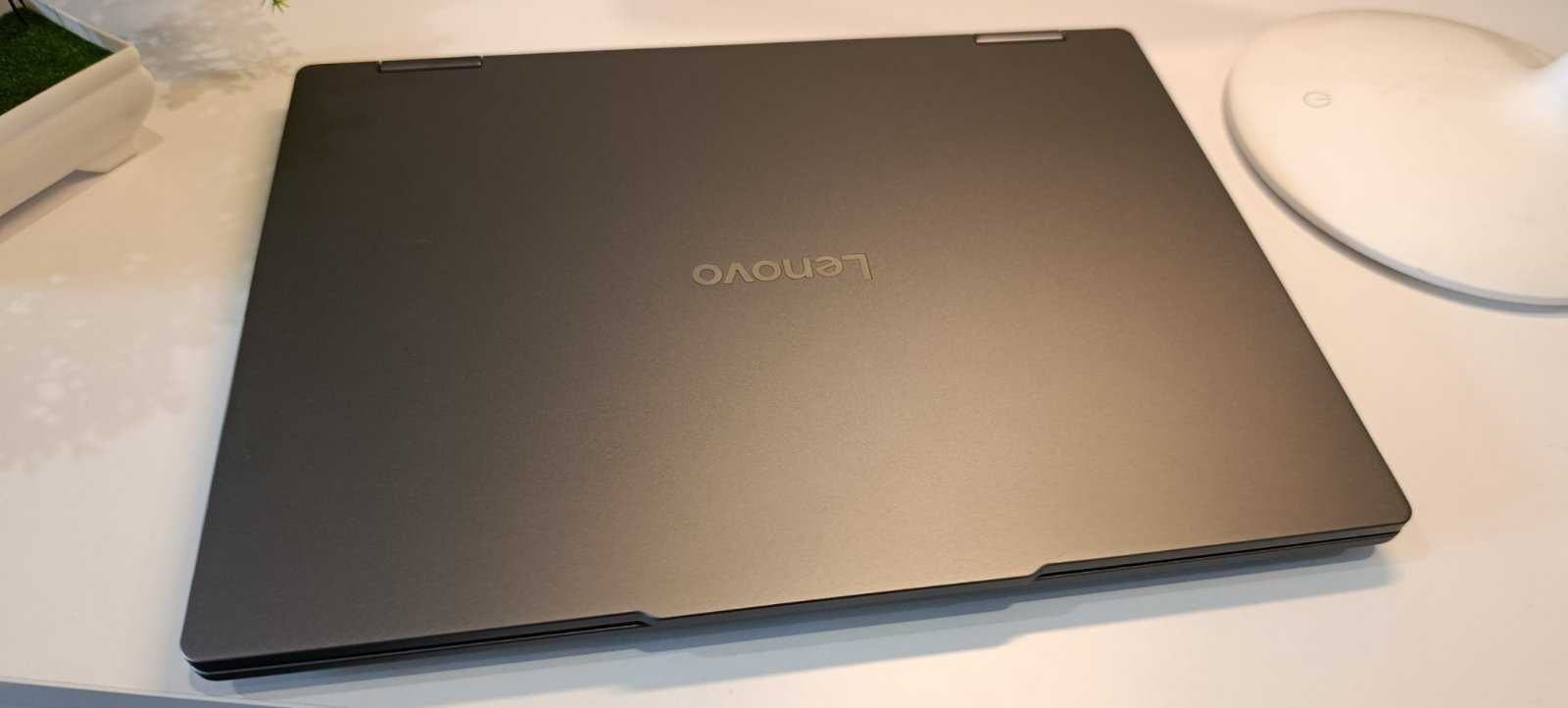OLED X360/Snapdragon X Plus- X1P42100 - Lenovo IdeaPad 5 2-in-1 14Q8X9